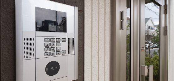 アパートの玄関